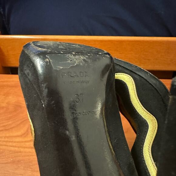 Prada Black Suede Colorblock Pumps Leather Designer Size 37 Gold Design Heels - Picture 15 of 16